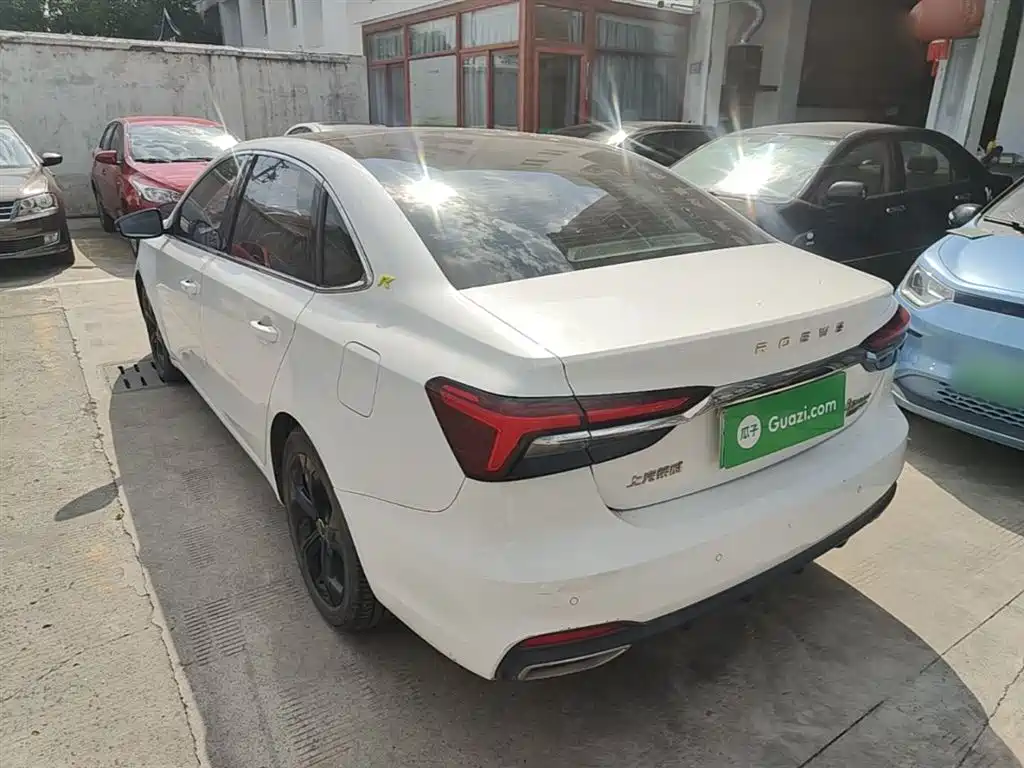 Roewe i6 MAX New Energy 2022 — фото 5