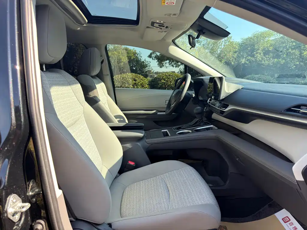 Toyota Sienna 2025