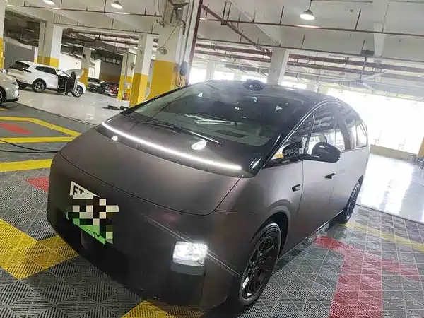 Li Auto MEGA 2024
