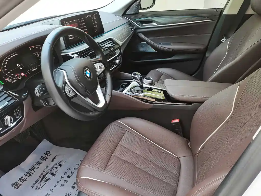 BMW 5 Series 2020 — фото 16