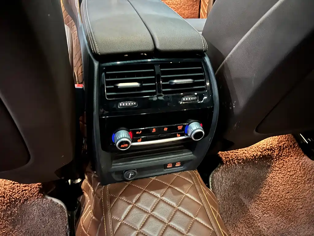 BMW 5 Series New Energy 2021 — фото 11