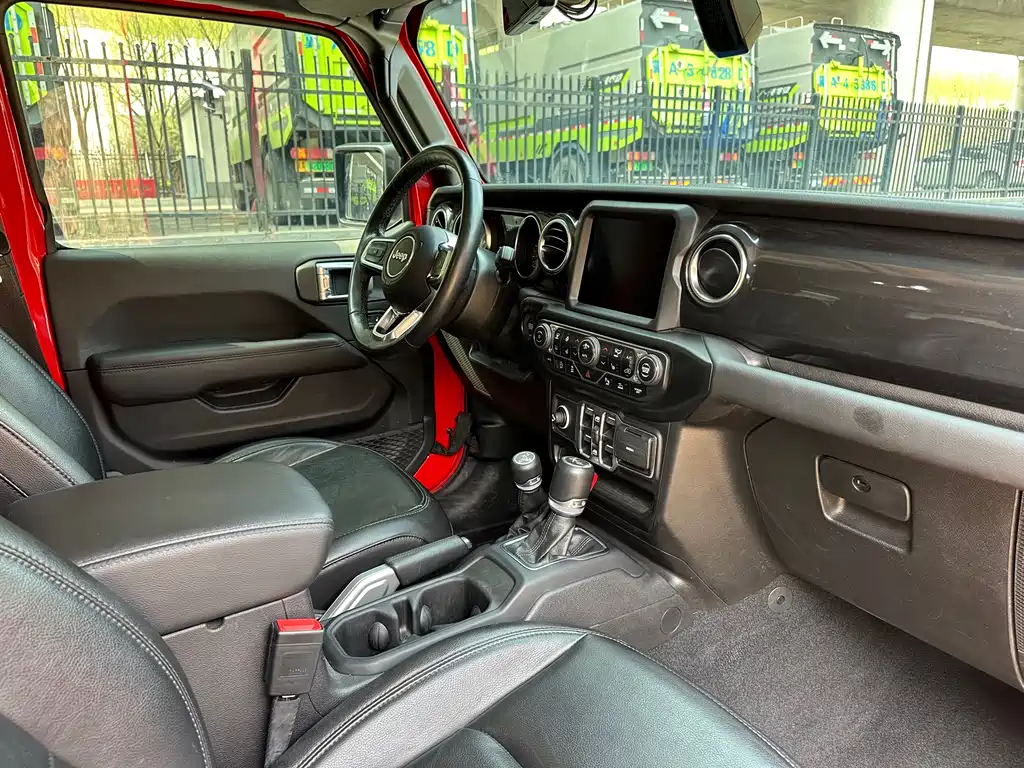 Jeep Wrangler 2022 — фото 16
