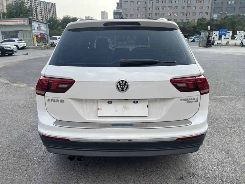 Volkswagen Tiguan L 2020 — фото 12