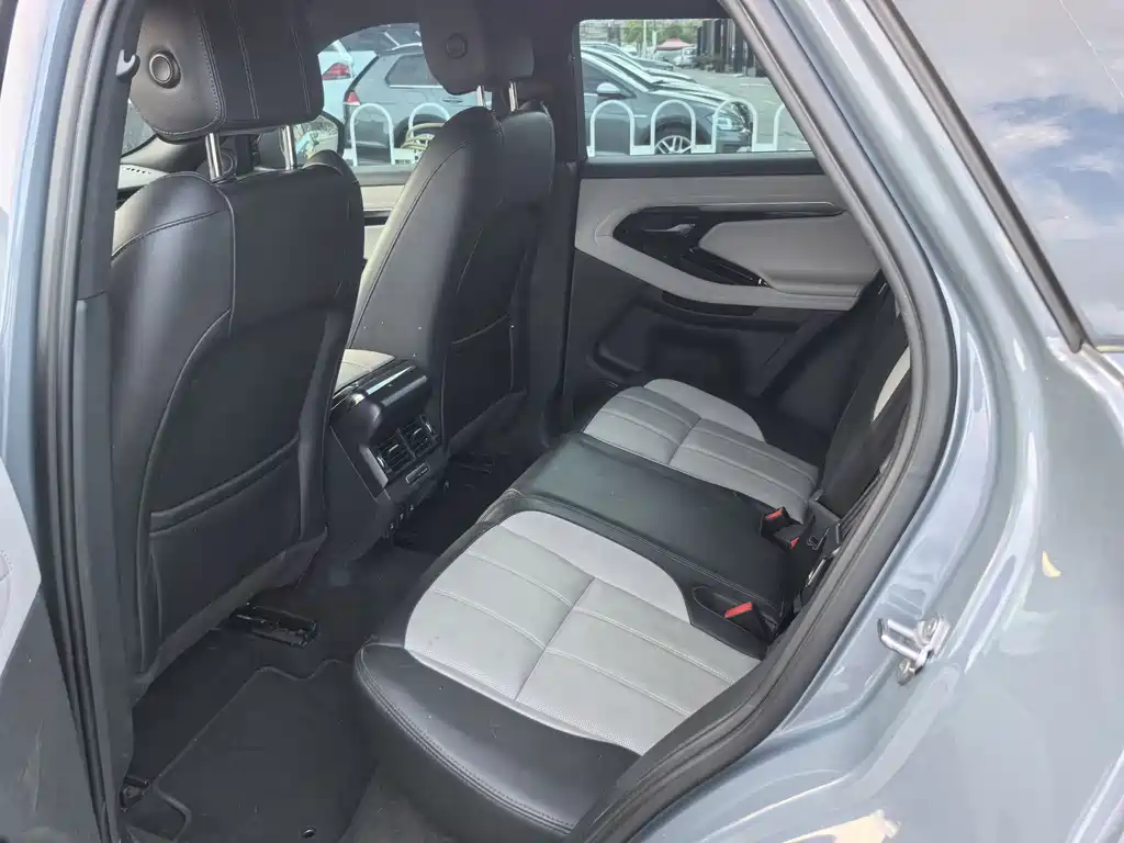 Land Rover Evoque 2021