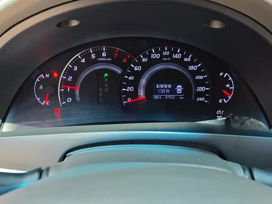 Toyota Camry 2013 — фото 14