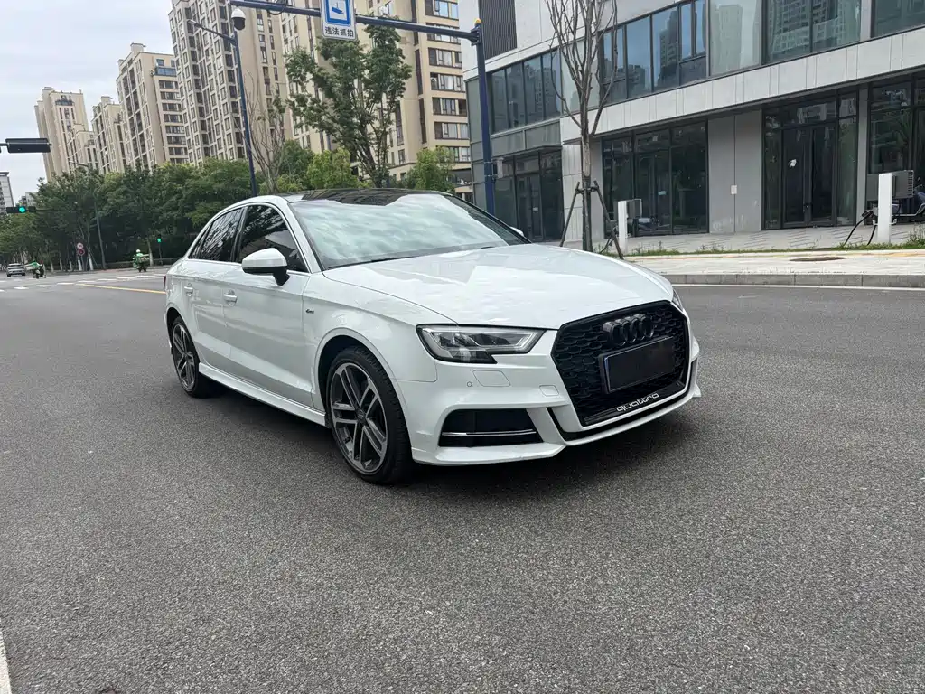 Audi A3 2019 — фото 3