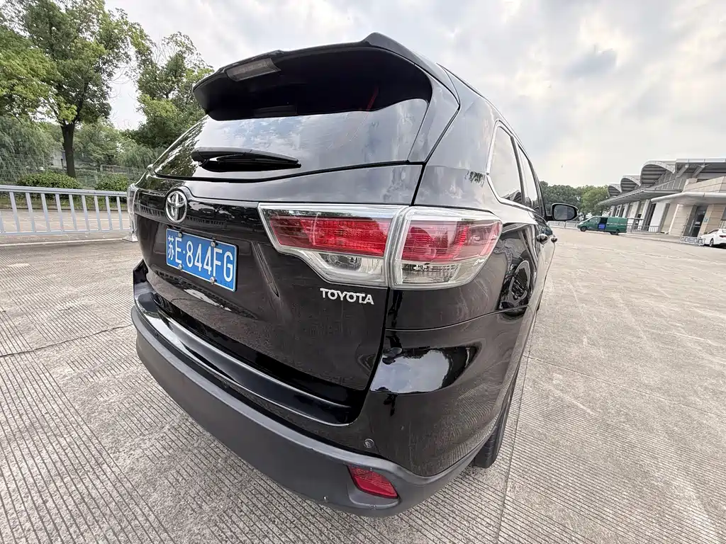 Toyota Highlander 2017 — фото 17