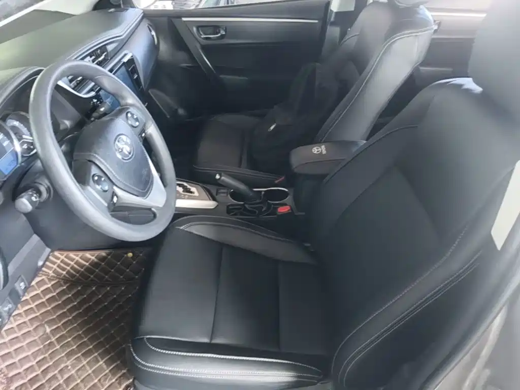Toyota Corolla 2018 — фото 15