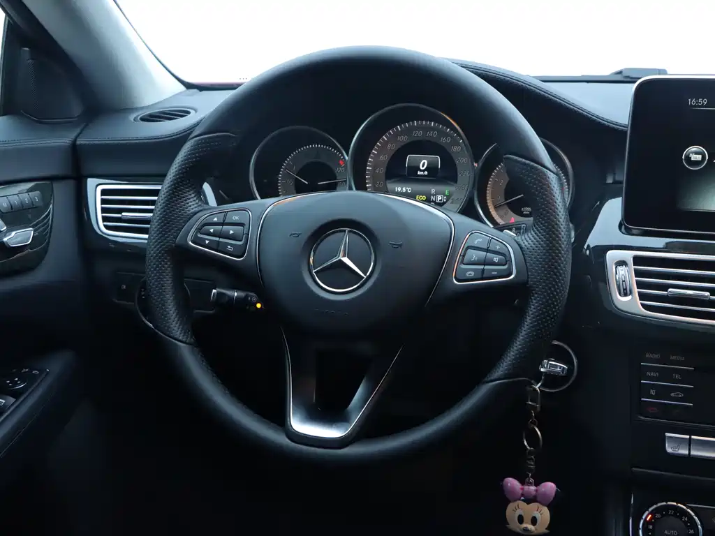 Mercedes-Benz CLS 2016 — фото 16