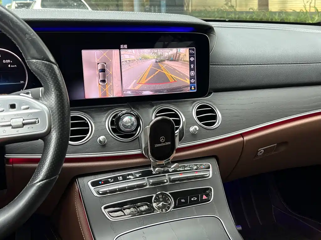Mercedes-Benz E-Class 2020 — фото 13