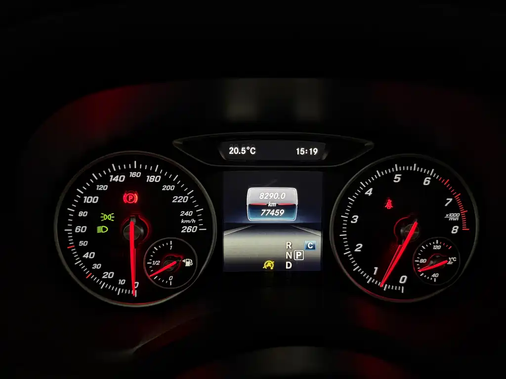 Mercedes-Benz B-Class 2016 — фото 15