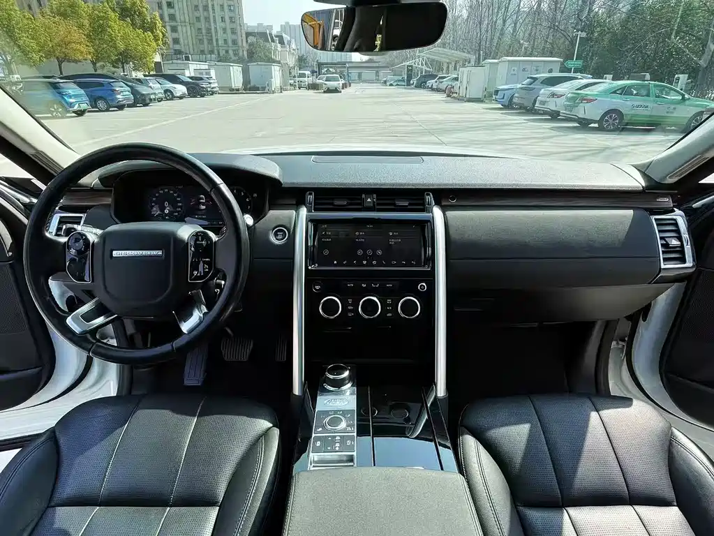 Land Rover Discovery 2019 — фото 10