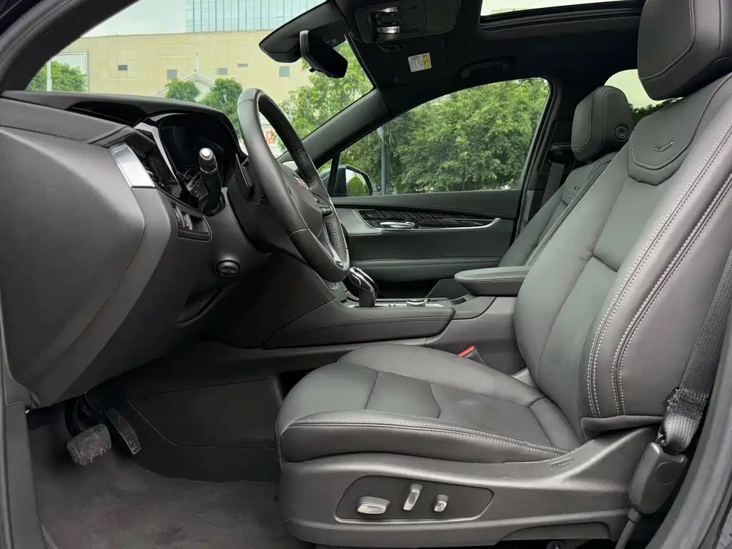 Cadillac XT6 2022 — фото 10