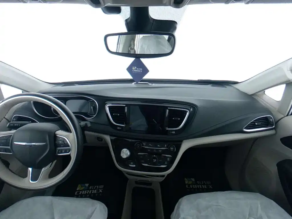 Chrysler Grand Voyager PHEV 2025 — фото 13