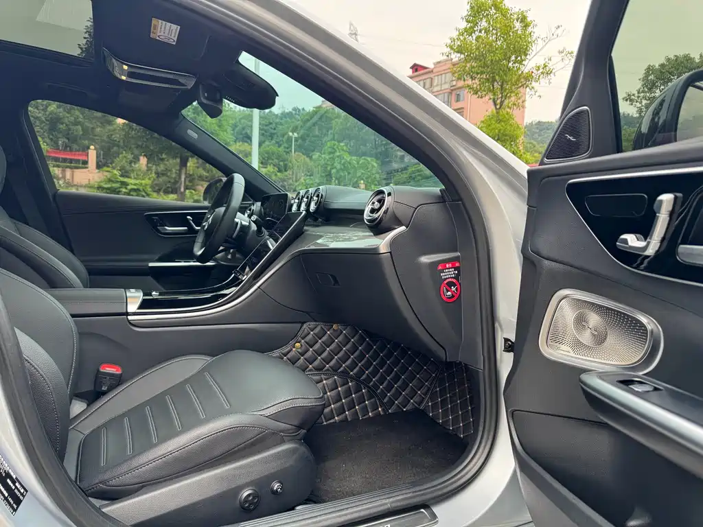 Mercedes-Benz C-Class 2023 — фото 14