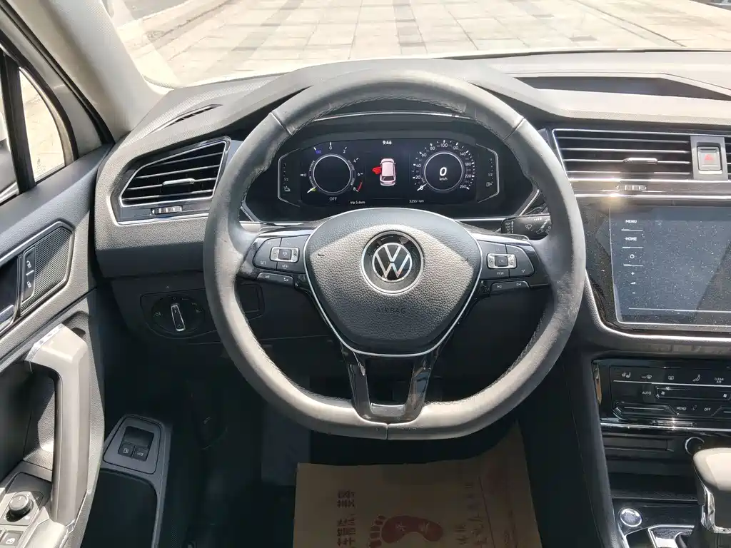 Volkswagen Tiguan L PHEV 2021 — фото 19