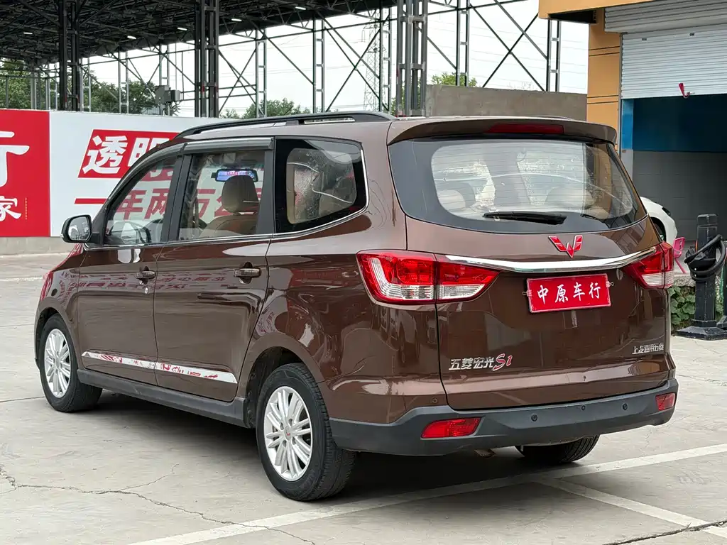 Wuling Hongguang 2017 — фото 18