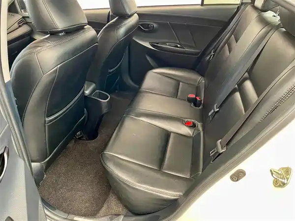 Toyota Yaris L 2021