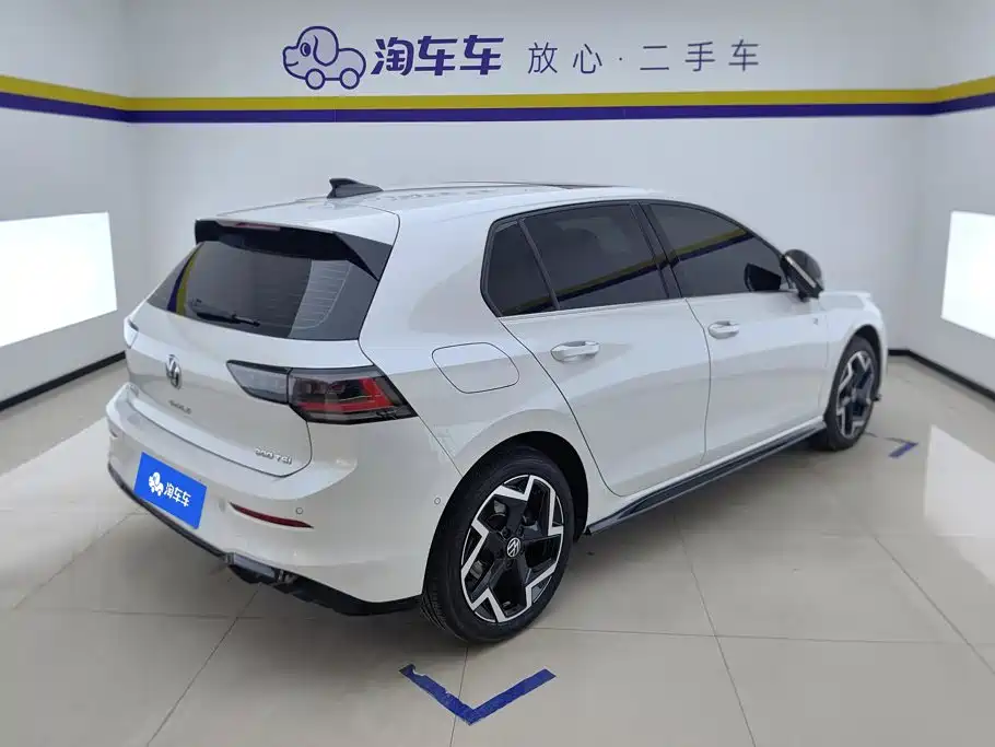Volkswagen Golf 2025