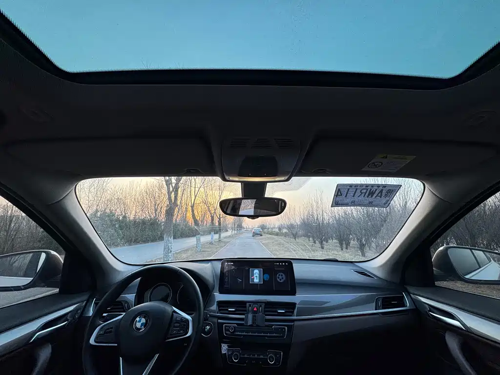 BMW X1 2018 — фото 11