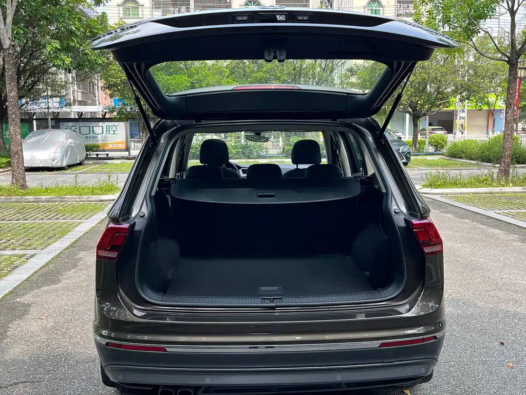 Volkswagen Tiguan L 2018 — фото 7
