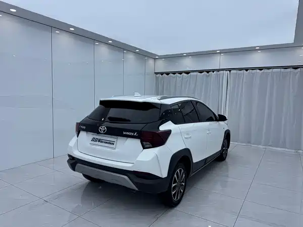 Toyota Yaris L 2022