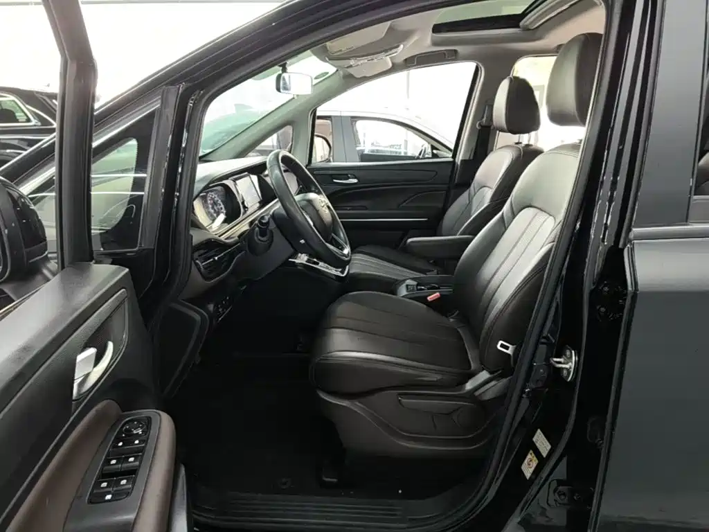 GAC Trumpchi M6 2020 — фото 15