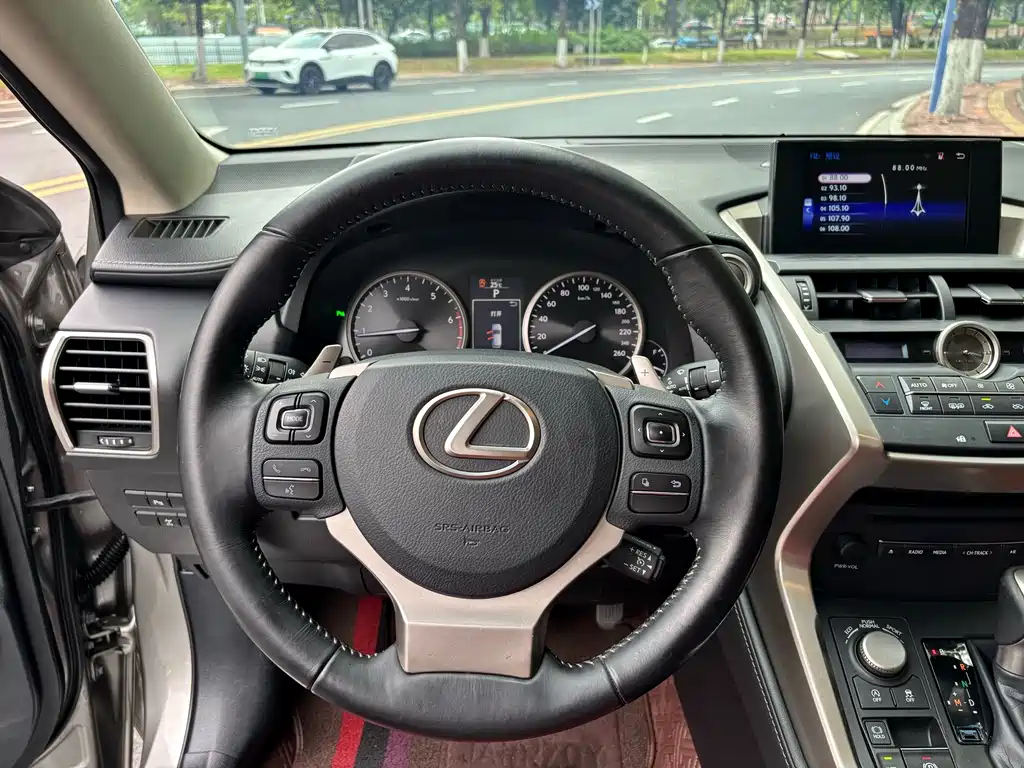 Lexus NX 2016 — фото 19