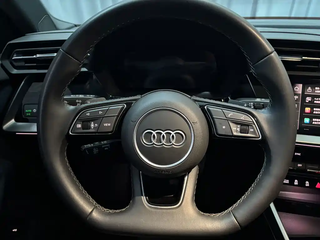 Audi A3 2023 — фото 12