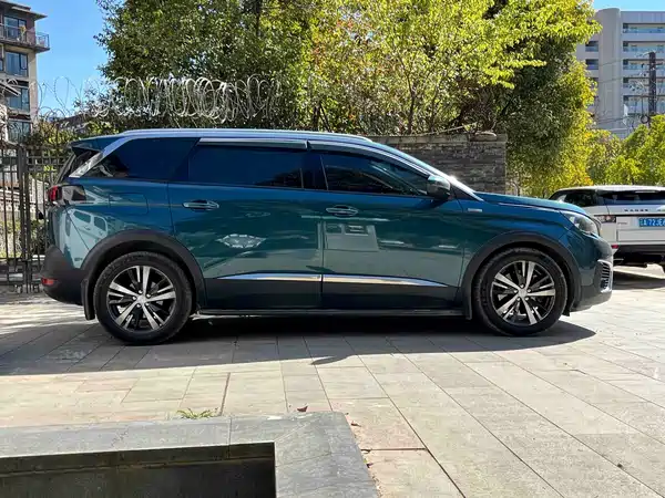 Peugeot 5008 2017