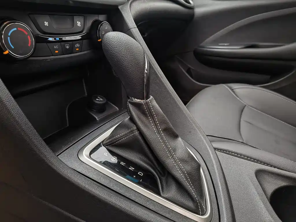 Buick Excelle GT 2022 — фото 13