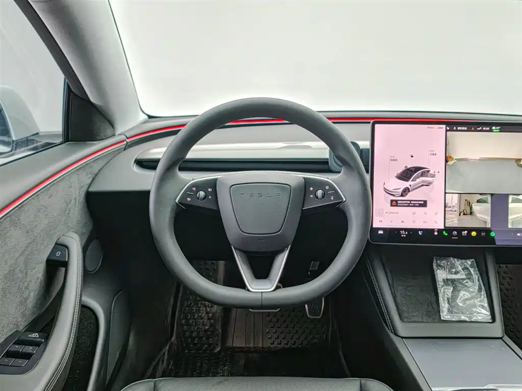 Tesla Model 3 2025 — фото 18