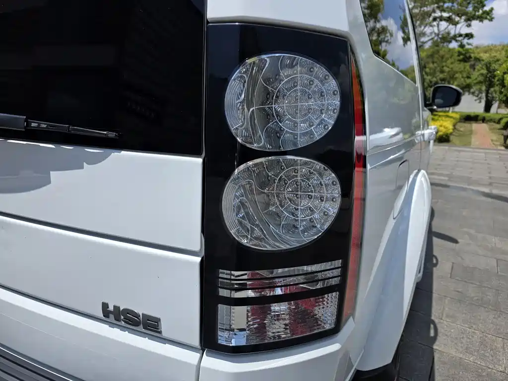 Land Rover Discovery 2015 — фото 13