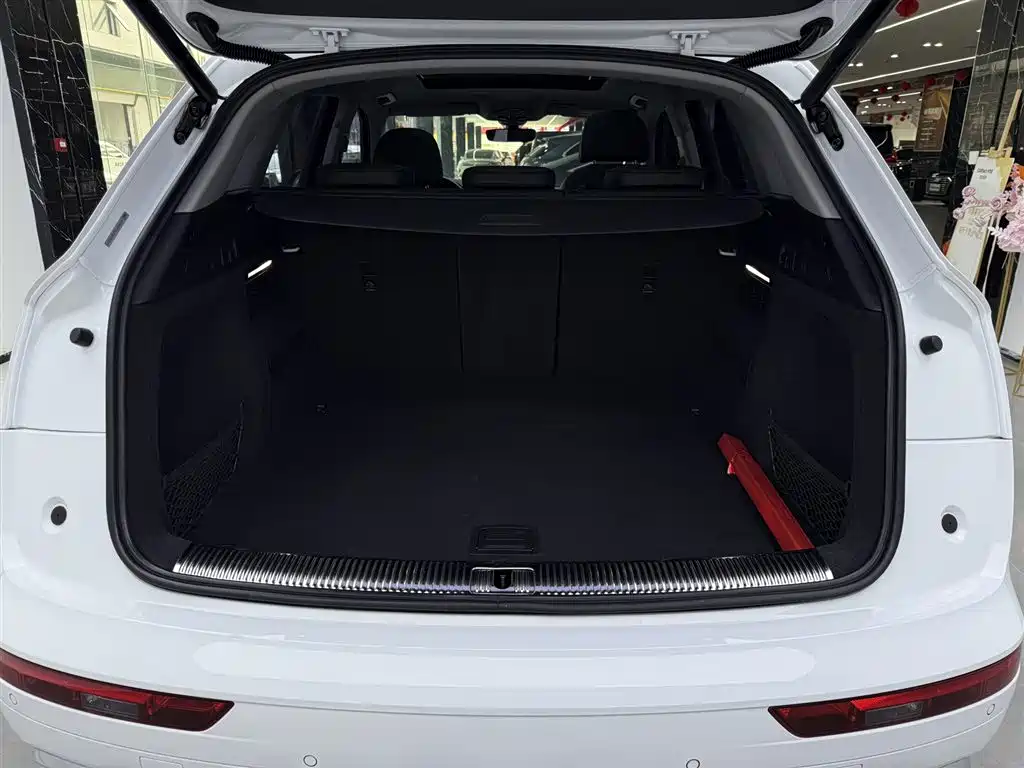 Audi Q5L 2020 — фото 13