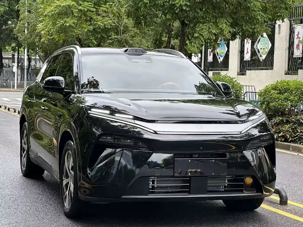 BYD Tang L 2025