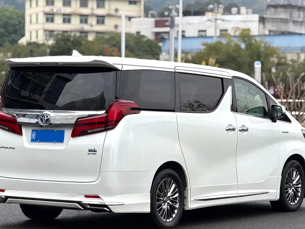 Toyota Alphard 2021