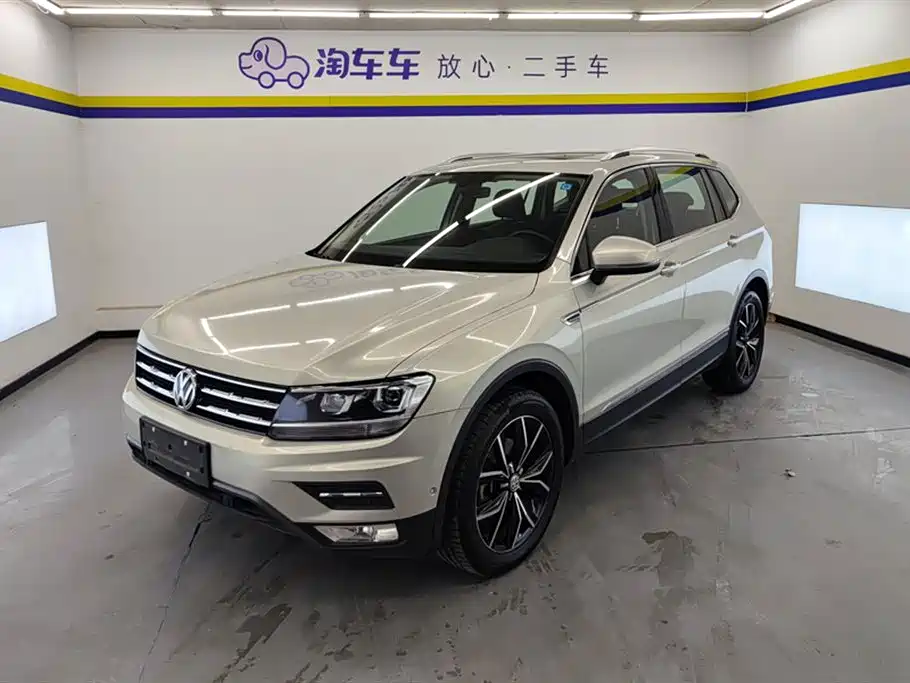 Volkswagen Tiguan L 2020 — фото 1