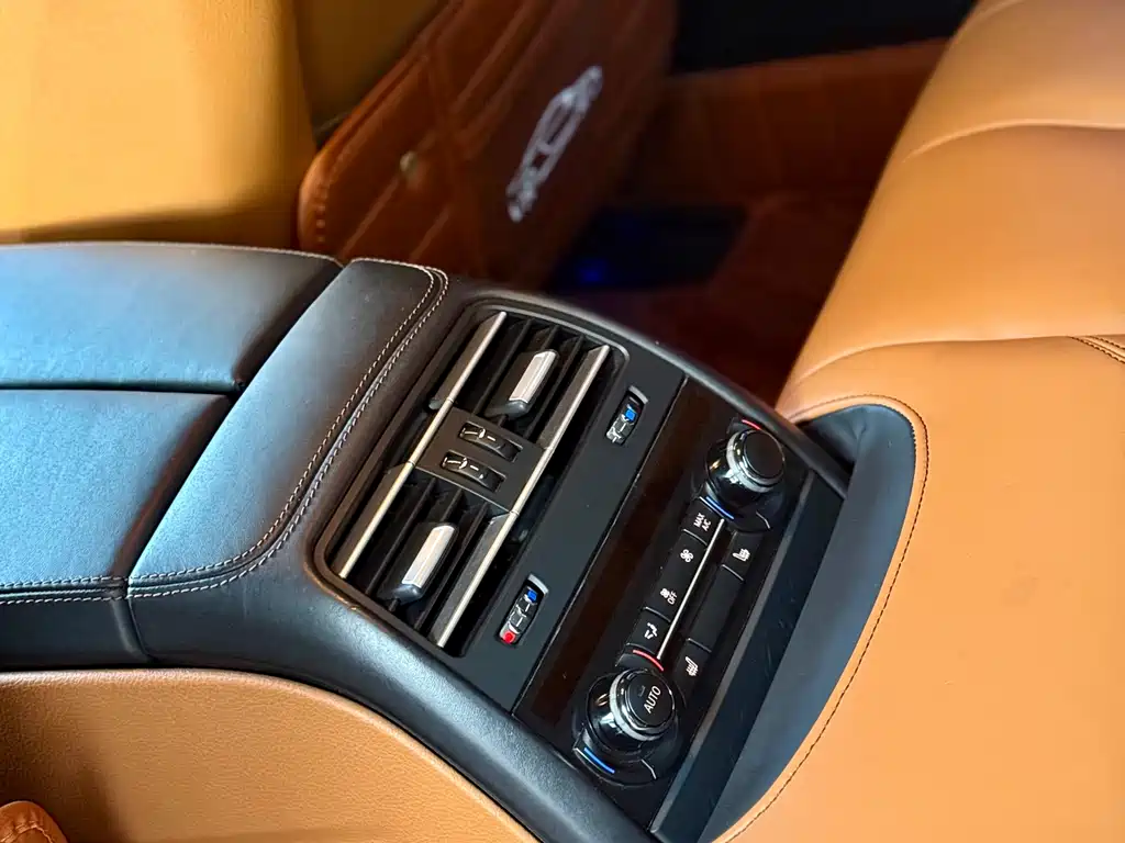 BMW 6 Series 2017 — фото 16