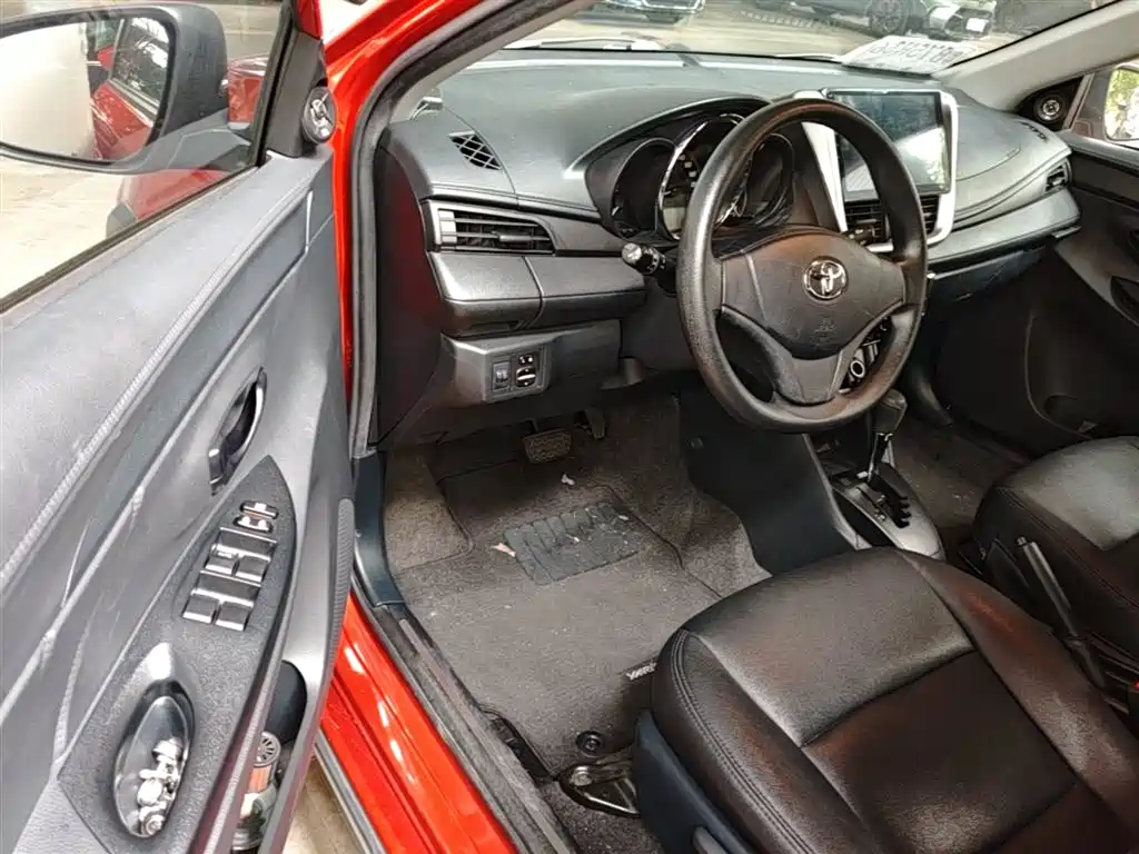 Toyota Yaris L 2020 — фото 23