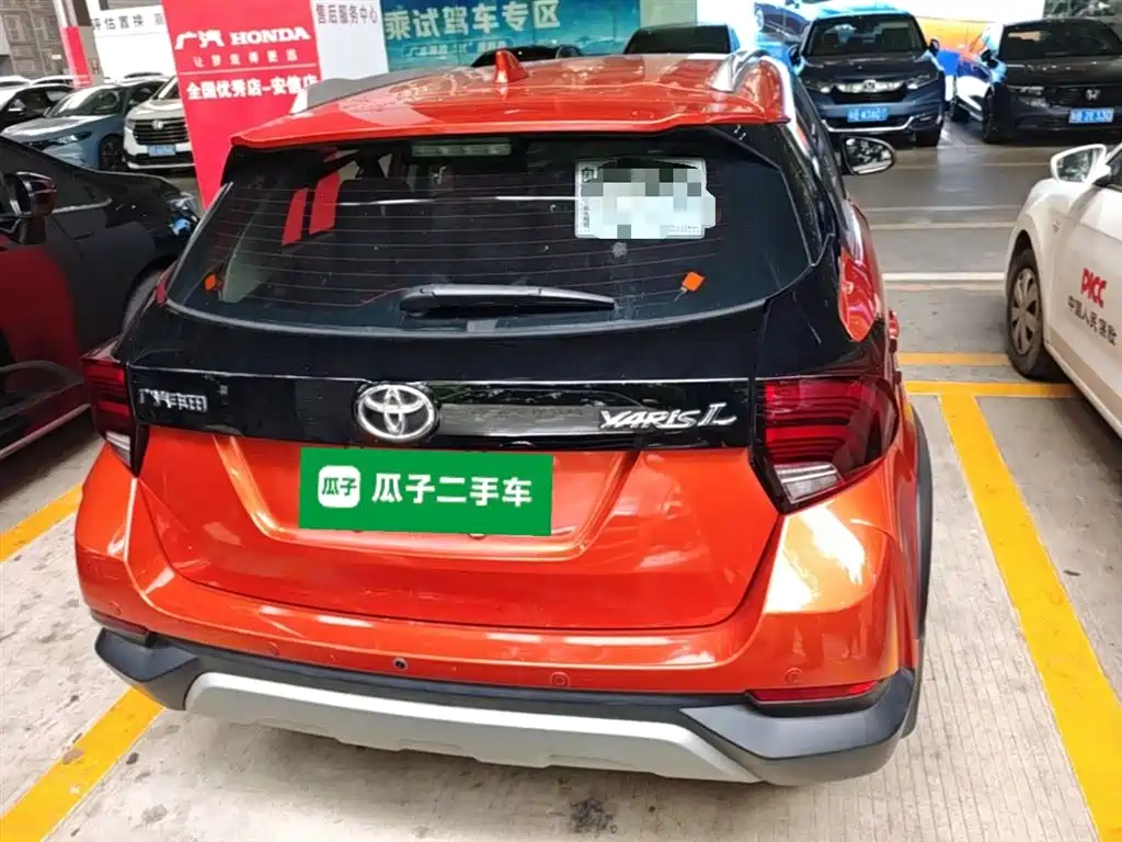 Toyota Yaris L 2020 — фото 10