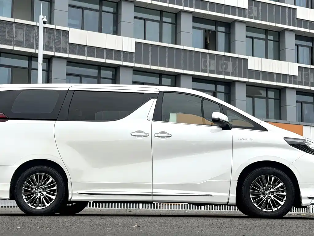 Toyota Alphard 2021