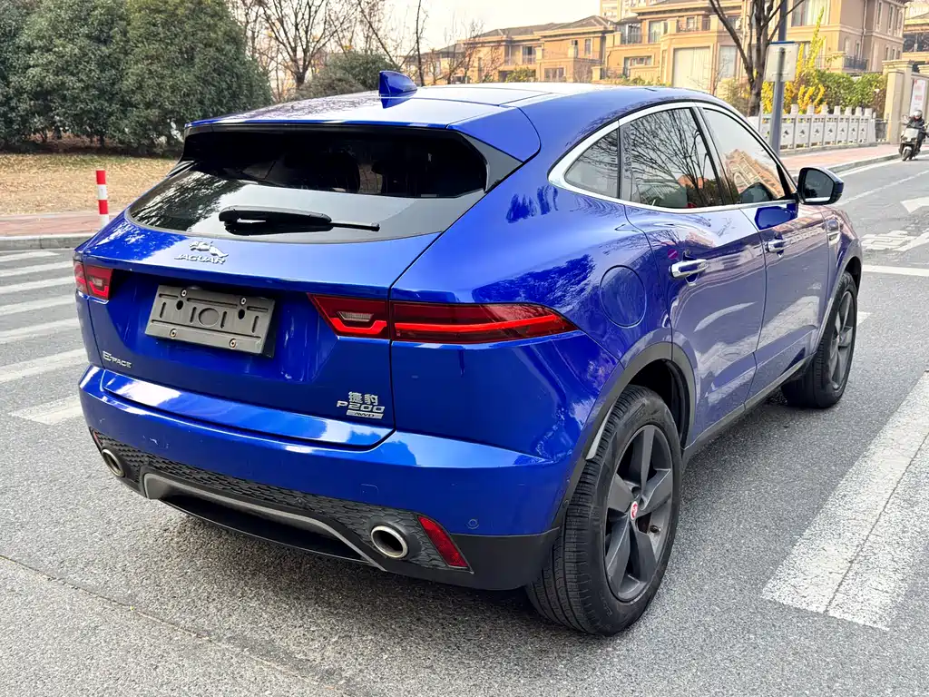 Jaguar E-PACE 2019 — фото 7