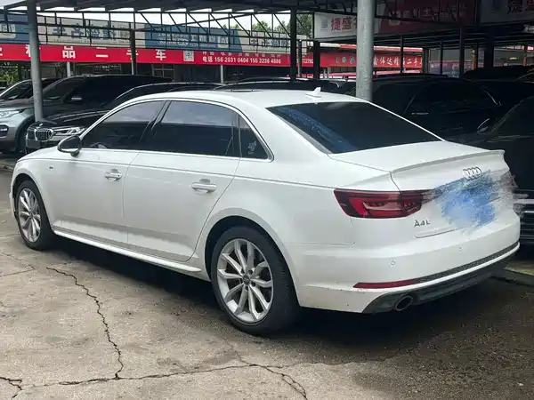 Audi A4L 2018