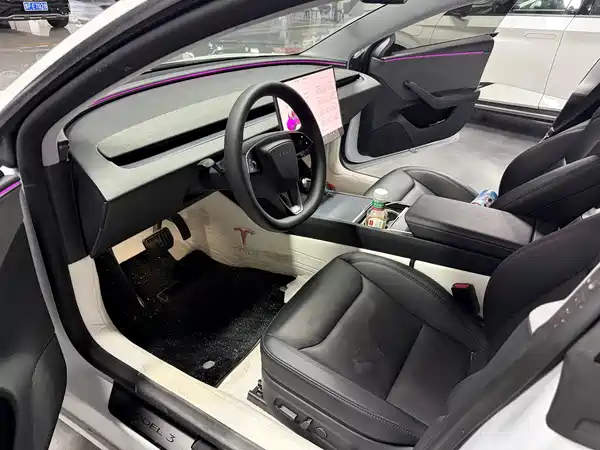Tesla Model 3 2025