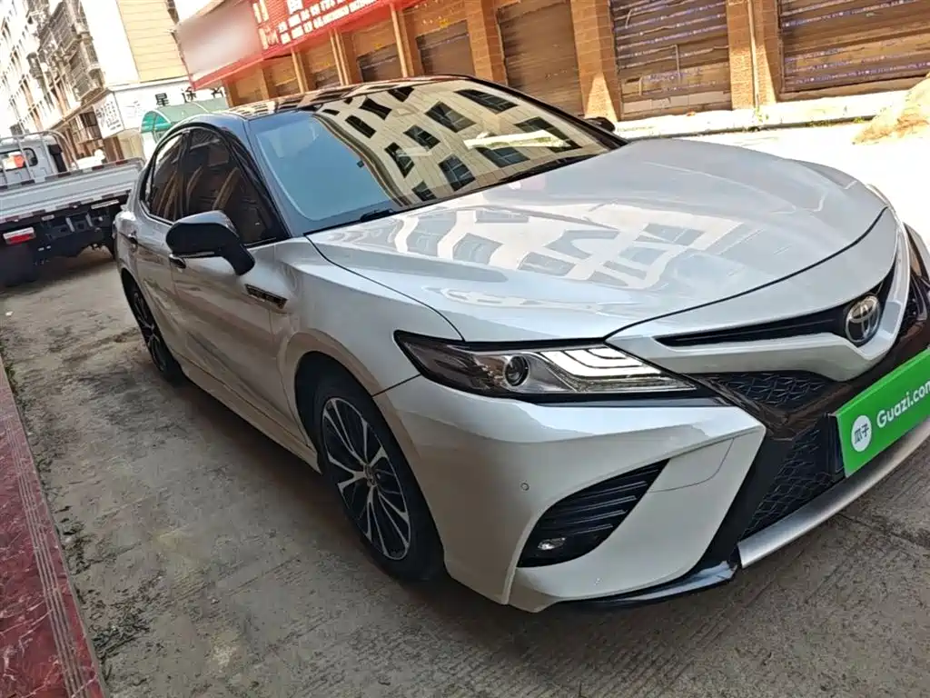Toyota Camry 2021 — фото 4