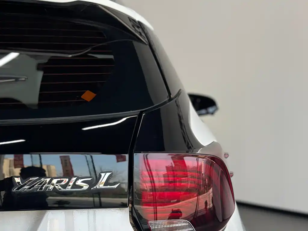 Toyota Yaris L 2020 — фото 20