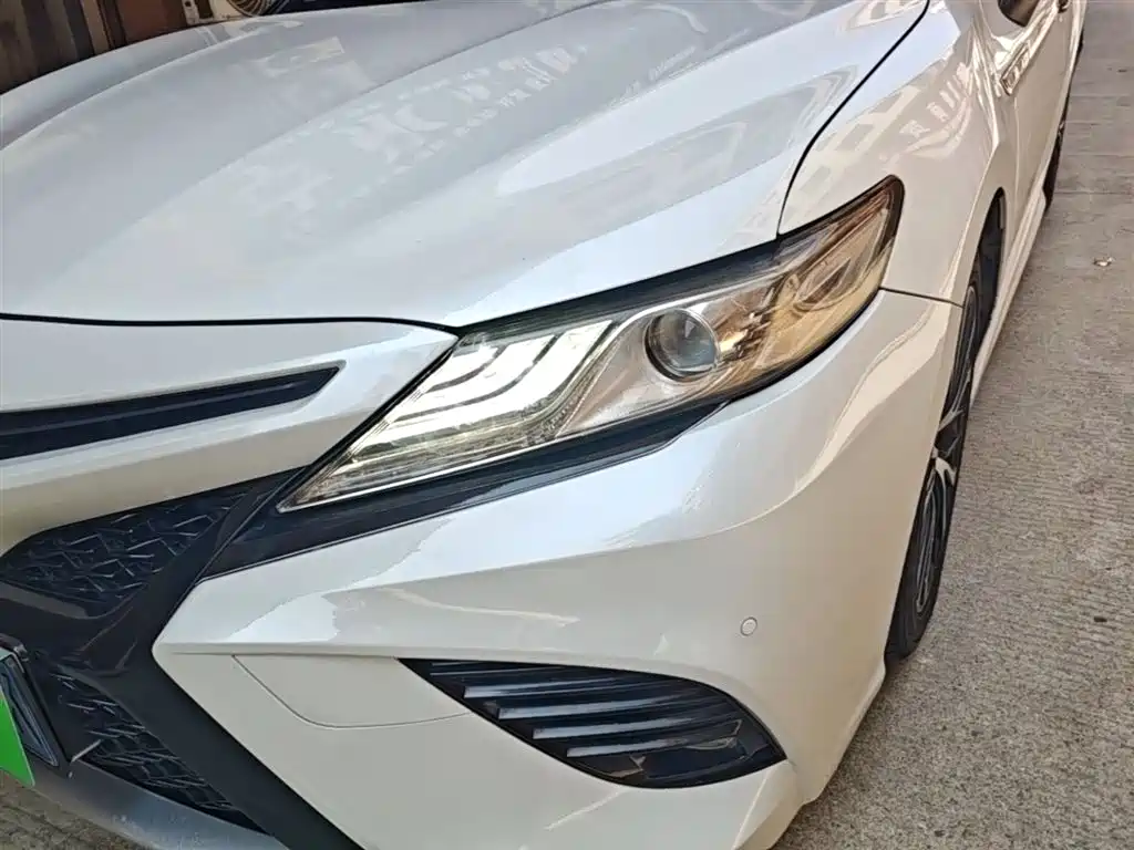 Toyota Camry 2021 — фото 24