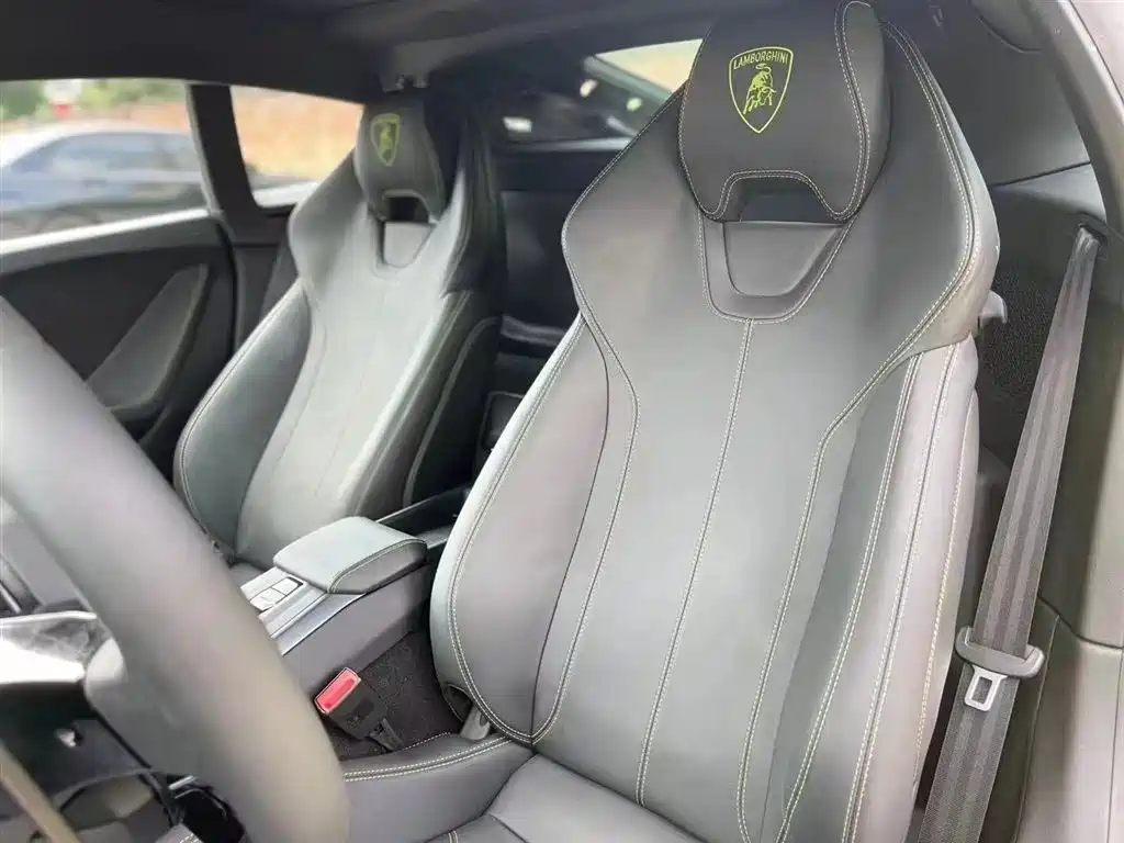 Lamborghini Huracán 2021
