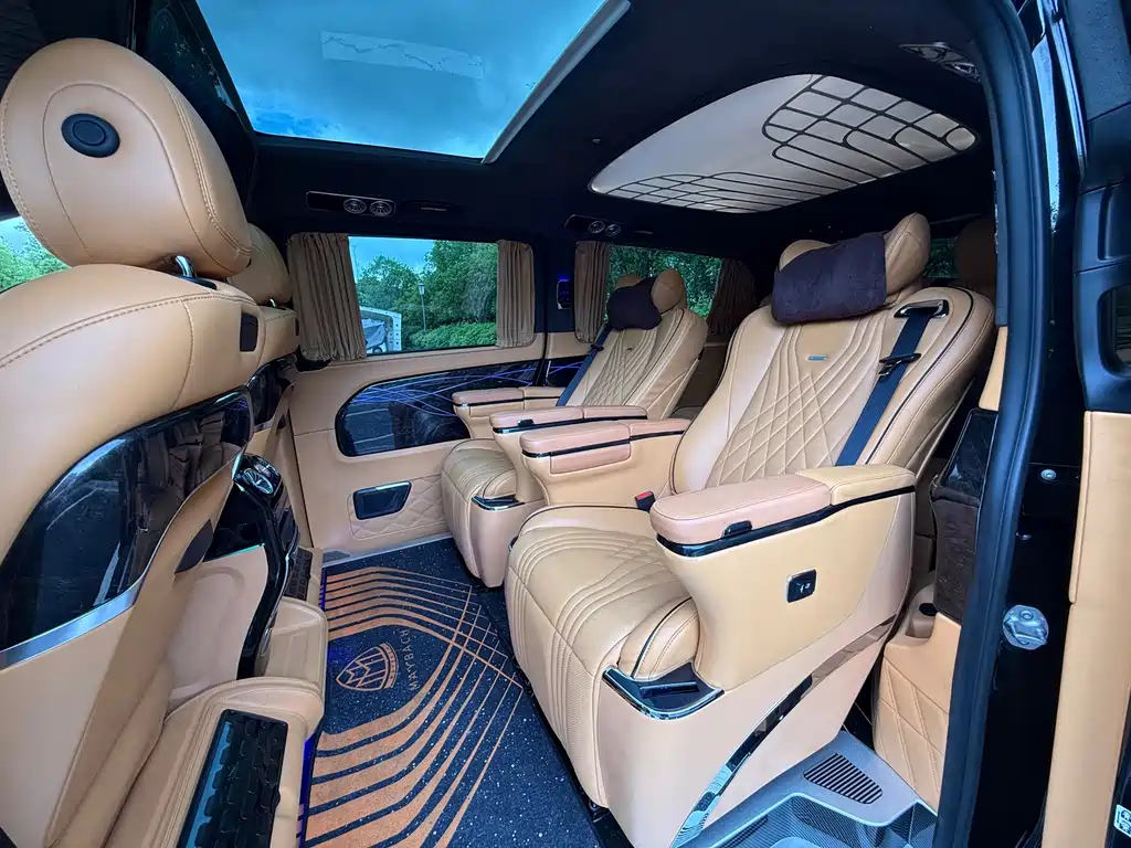 Mercedes-Benz V-Class 2021 — фото 10