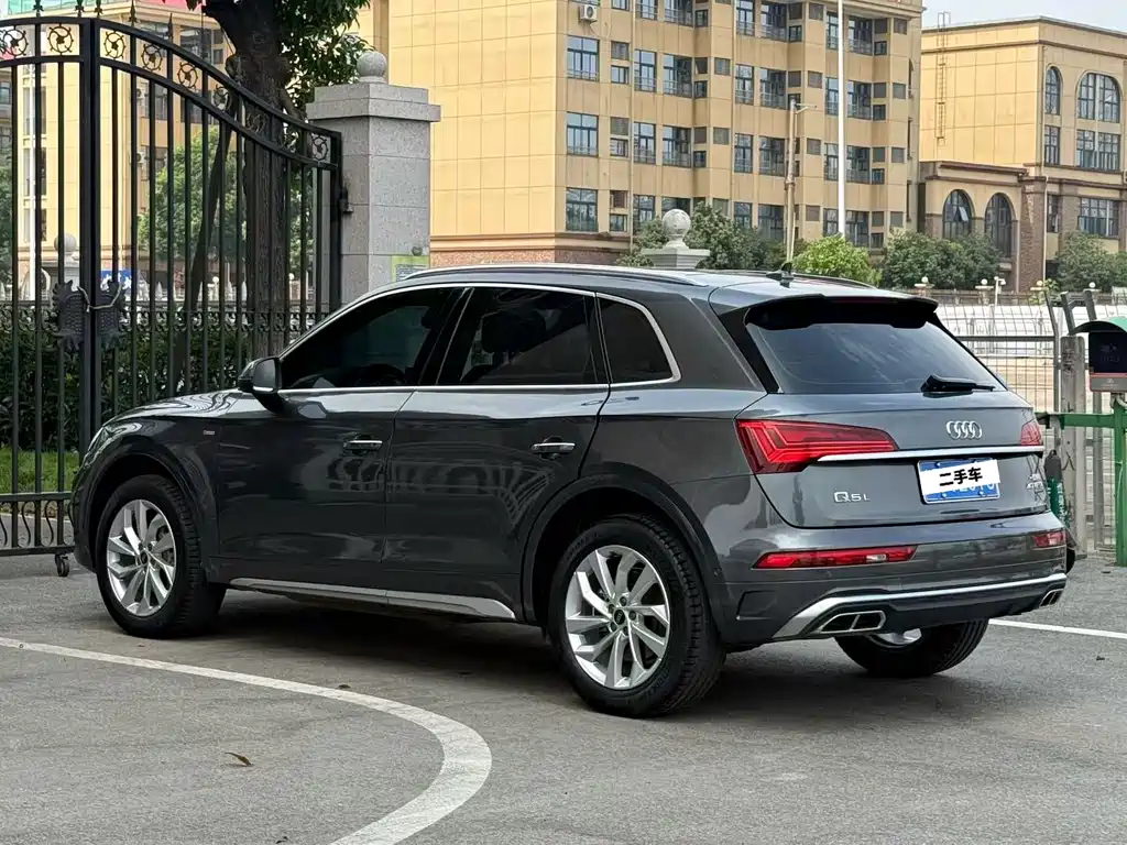 Audi Q5L 2023 — фото 7